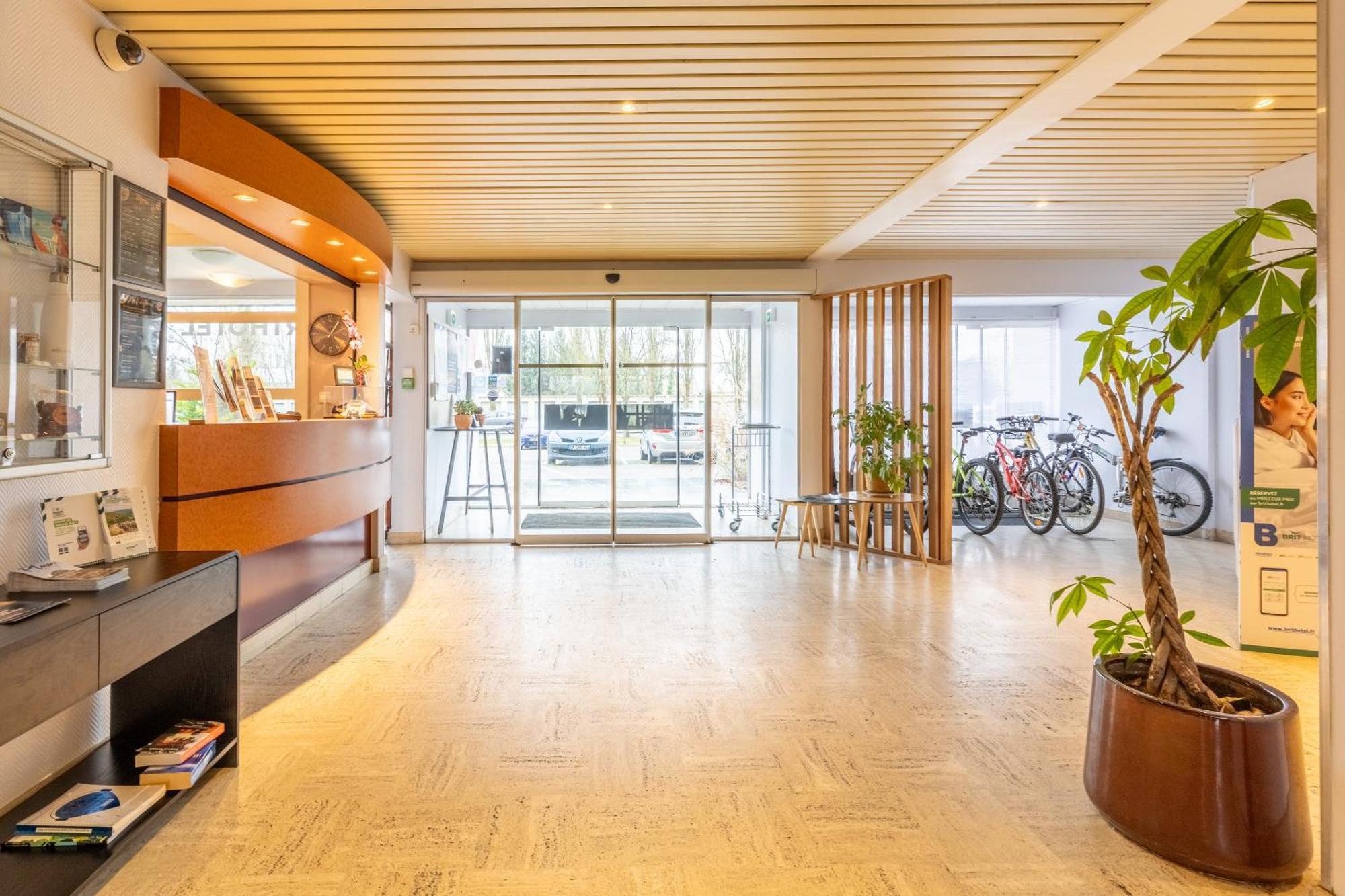 Brit Hotel Le Parc Vichy Bellerive-sur-Allier Dış mekan fotoğraf